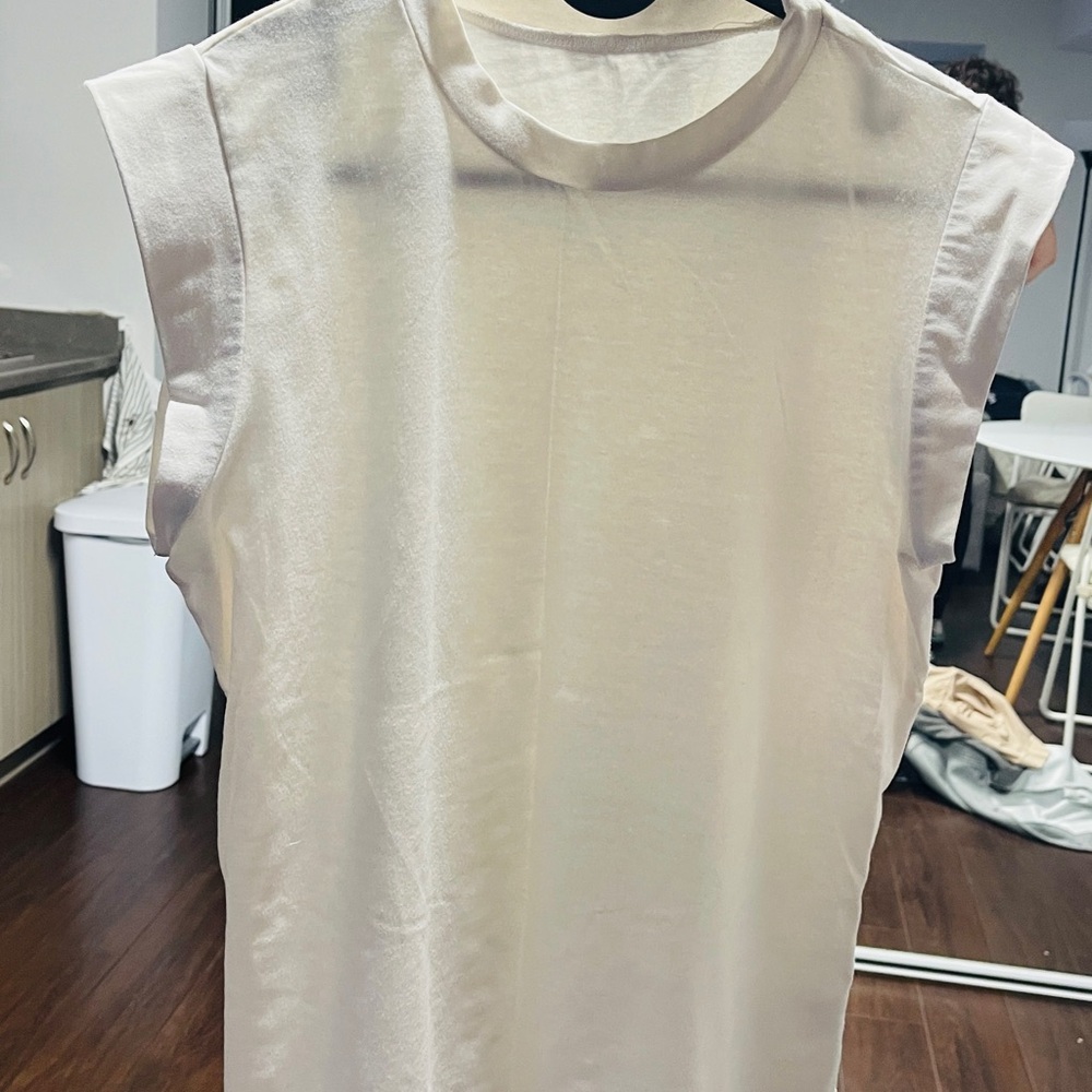 SHEIN Cream Muscle Tee